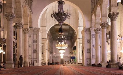 The Kuvvet-i Cedde Mosque: A Majestic Tapestry of Architectural Ingenuity and Spiritual Serenity!